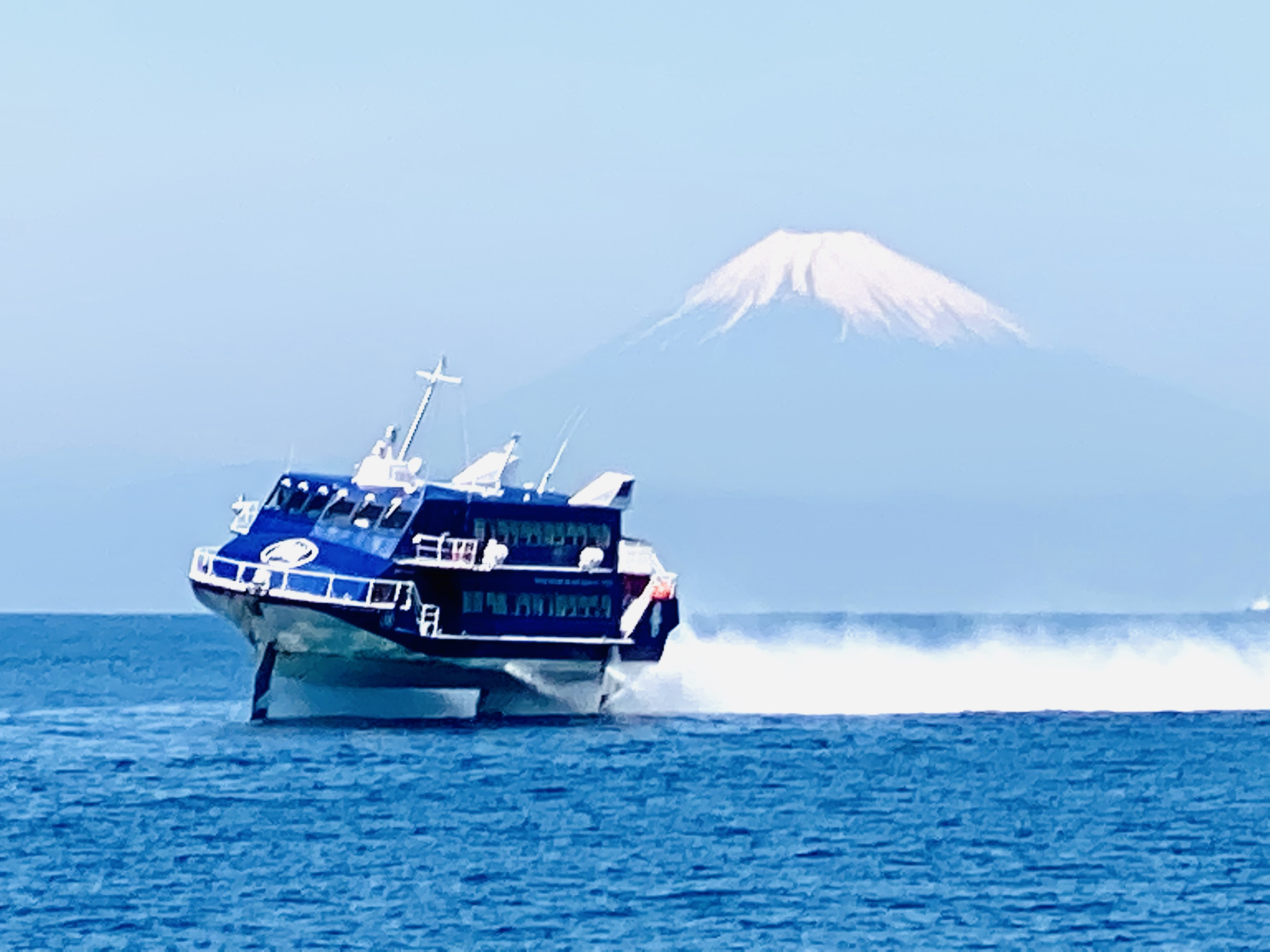 東海汽船と富士山